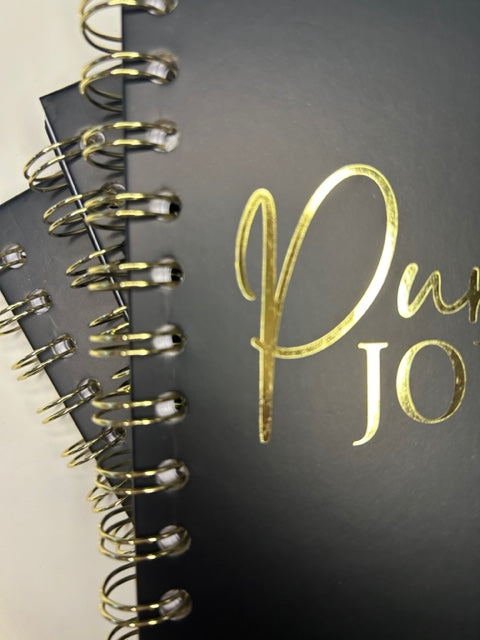 Gold twin wire binding to secure the pages and adds a touch of style!